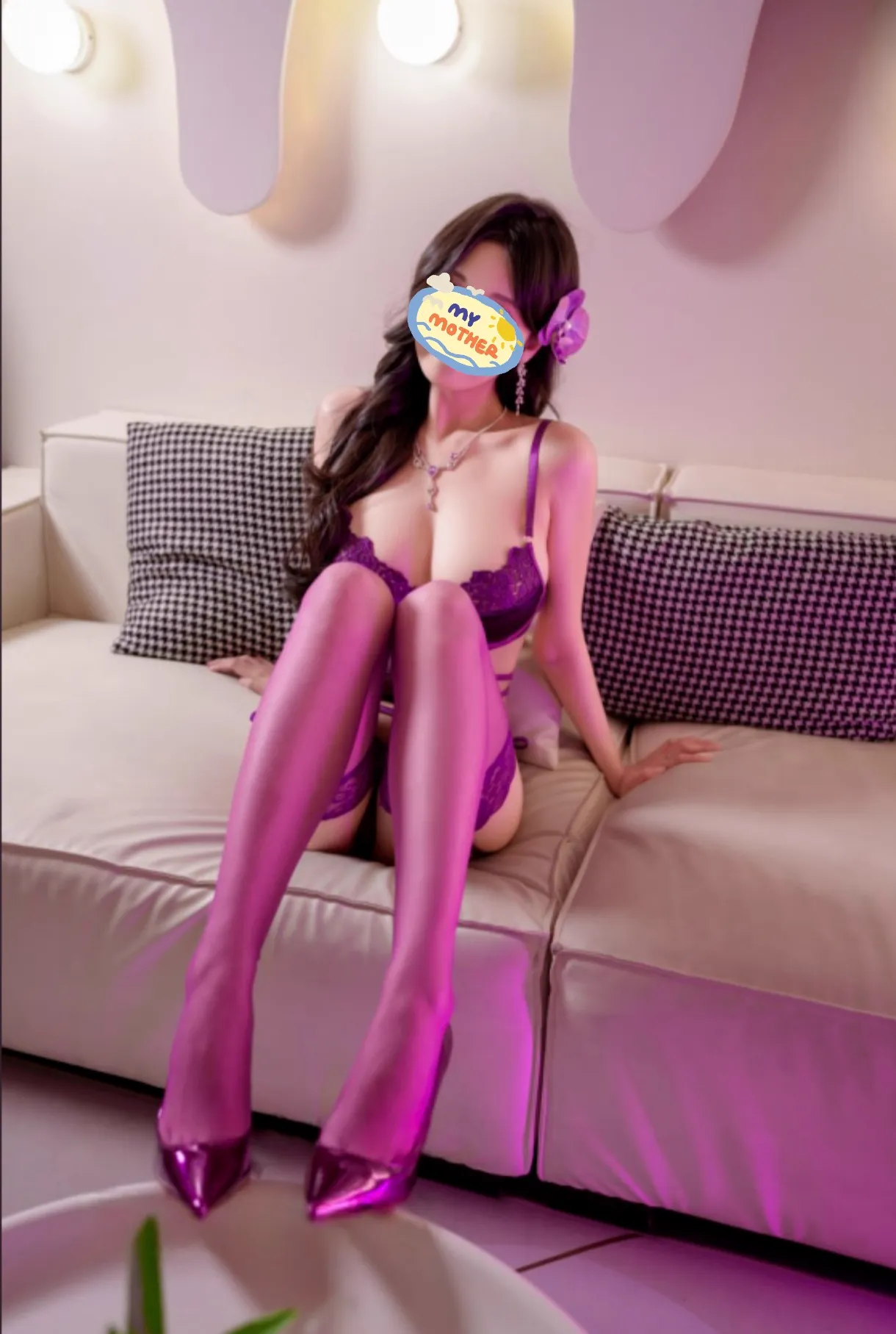 面对被绑在床上的妈妈你会怎么做？